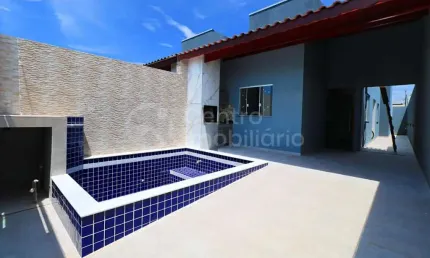 CASA à venda com piscina e 2 quartos em Peruíbe, no bairro Flora Rica
