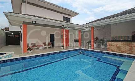 CASA à venda com piscina e 4 quartos em Peruíbe, no bairro Stella Maris