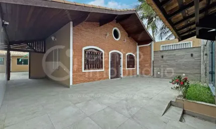 CASA à venda com 3 quartos em Peruíbe, no bairro Jardim Marcia