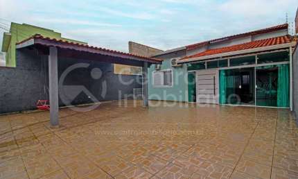 CASA à venda com 3 quartos em Peruíbe, no bairro Balneario Josedy