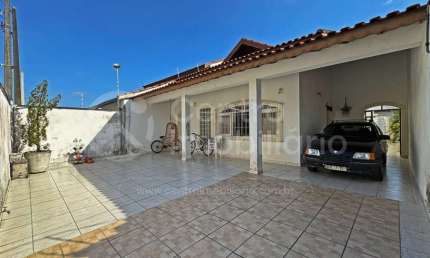 CASA à venda com 3 quartos em Peruíbe, no bairro Balneario Barra de Jangada