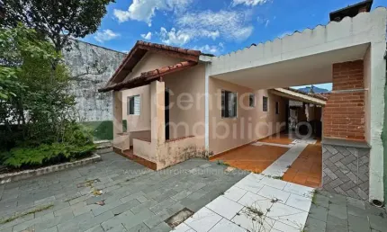 CASA à venda com 3 quartos em Peruíbe, no bairro Jardim Ribamar