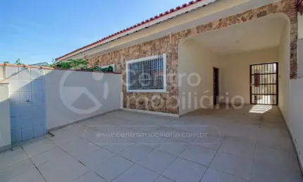 CASA à venda com 2 quartos em Peruíbe, no bairro Stella Maris