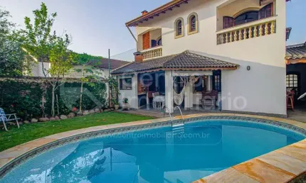 CASA à venda com piscina e 4 quartos em Peruíbe, no bairro Parque Balneario Oasis