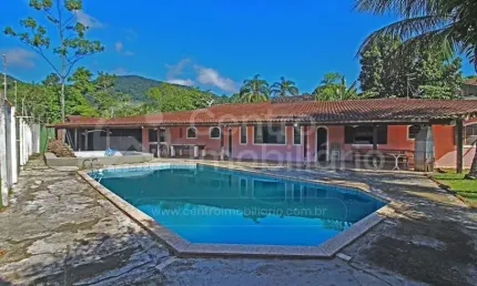 Casa à venda com piscina e 4 quartos em peruíbe, no bairro manaca dos itatins