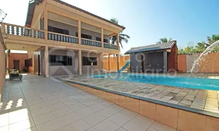CASA à venda com piscina e 4 quartos em Peruíbe, no bairro Estancia Balnearia Convento Velho
