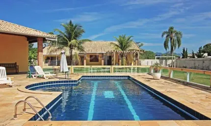 CASA à venda com piscina e 4 quartos em Peruíbe, no bairro Bougainvillee V