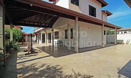 CASA à venda com 7 quartos em Peruíbe, no bairro Balneario Barra de Jangada