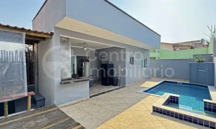 CASA à venda com piscina e 4 quartos em Peruíbe, no bairro Balneário Casa Blanca