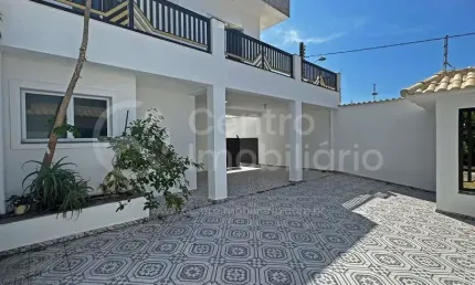 CASA à venda com 3 quartos em Peruíbe, no bairro Jardim Star