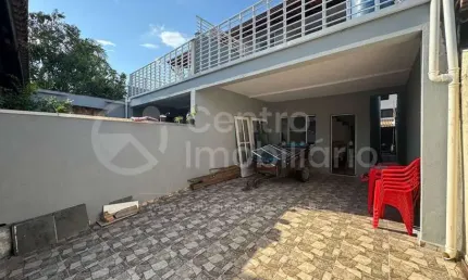 CASA à venda com 3 quartos em Peruíbe, no bairro Centro