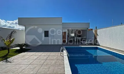 CASA à venda com piscina e 3 quartos em Peruíbe, no bairro Jardim Beira Mar