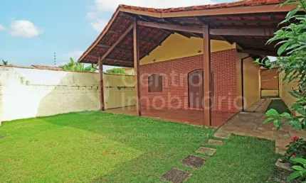 CASA à venda com 2 quartos em Peruíbe, no bairro Belmira Novaes
