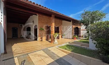 CASA à venda com 4 quartos em Peruíbe, no bairro Jardim Ribamar