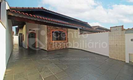 CASA à venda com 2 quartos em Peruíbe, no bairro Cidade Nova Peruíbe