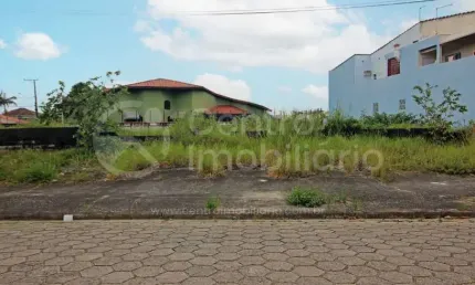 TERRENO à venda em Peruíbe, no bairro Maria H Novaes