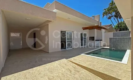 CASA à venda com piscina e 4 quartos em Peruíbe, no bairro Jardim Imperador