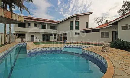 CASA à venda com piscina e 5 quartos em Peruíbe, no bairro Bougainvillee V