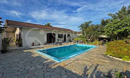 CASA à venda com piscina e 4 quartos em Peruíbe, no bairro Stella Maris