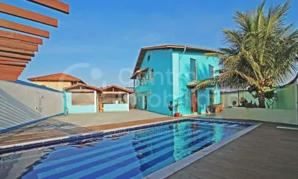 CASA à venda com piscina e 3 quartos em Peruíbe, no bairro Estancia Sao Jose