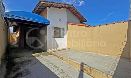CASA à venda com 2 quartos em Peruíbe, no bairro Estancia Sao Jose