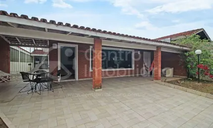 CASA à venda com 2 quartos em Peruíbe, no bairro Parque Balneario Oasis