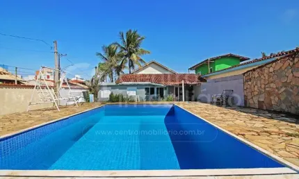 CASA à venda com piscina e 2 quartos em Peruíbe, no bairro Belmira Novaes