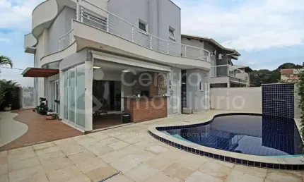 CASA à venda com piscina e 4 quartos em Peruíbe, no bairro Bougainvillee IV