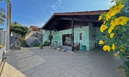 Casa à venda com 3 quartos em peruíbe, no bairro balneario sambura