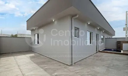 CASA à venda com piscina e 2 quartos em Peruíbe, no bairro Estancia Sao Jose