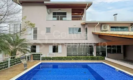 CASA à venda com piscina e 6 quartos em Peruíbe, no bairro Centro
