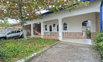 CASA à venda com 4 quartos em Peruíbe, no bairro Maria H Novaes
