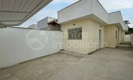 Casa à venda com 2 quartos em peruíbe, no bairro balneario sao joao batista
