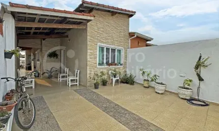 CASA à venda com 2 quartos em Peruíbe, no bairro Balneario Sao Joao Batista