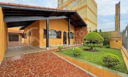 CASA à venda com 3 quartos em Peruíbe, no bairro Centro