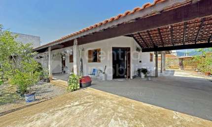CASA à venda com 1 quartos em Peruíbe, no bairro Flora Rica