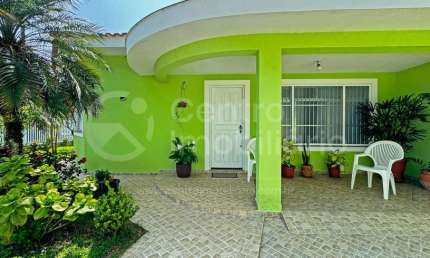 CASA à venda com 2 quartos em Peruíbe, no bairro Balneario Continental