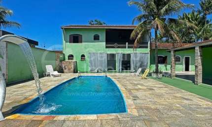 CASA à venda com piscina e 2 quartos em Peruíbe, no bairro Jardim Beira Mar