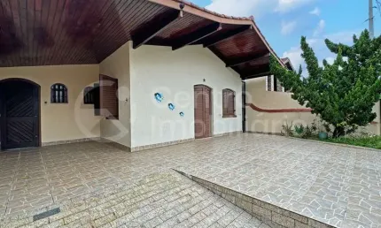 CASA à venda com 2 quartos em Peruíbe, no bairro Parque Balneario Oasis