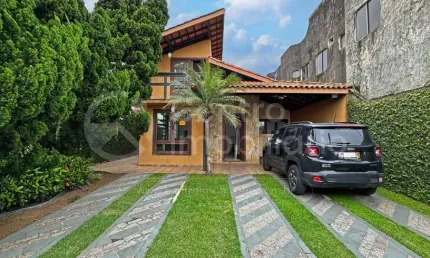 CASA à venda com 3 quartos em Peruíbe, no bairro Centro