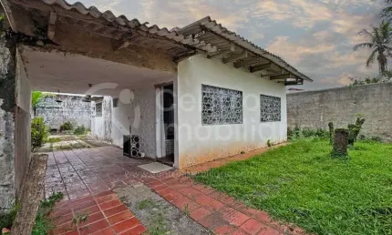 CASA à venda com 1 quartos em Peruíbe, no bairro Jardim Ribamar