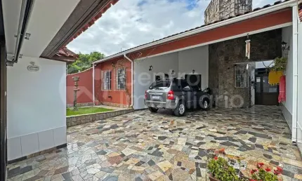 CASA à venda com 3 quartos em Peruíbe, no bairro Jardim Marcia