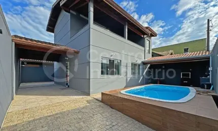 CASA à venda com piscina e 3 quartos em Peruíbe, no bairro Balneario Sao Joao Batista