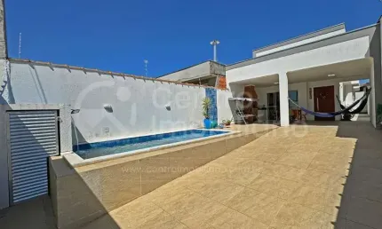 CASA à venda com piscina e 2 quartos em Peruíbe, no bairro Parque D Aville