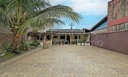 CASA à venda com 3 quartos em Peruíbe, no bairro Cidade Balneária Nova Peruíbe