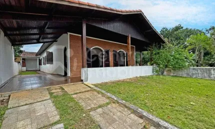 CASA à venda com 3 quartos em Peruíbe, no bairro Jardim Beira Mar
