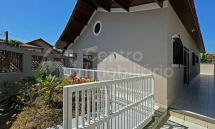CASA à venda com 3 quartos em Peruíbe, no bairro Jardim Três Marias