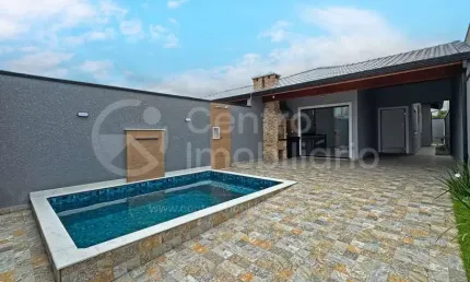 CASA à venda com piscina e 2 quartos em Peruíbe, no bairro Parque D Aville