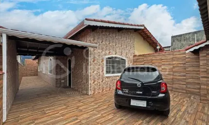 CASA à venda com 2 quartos em Peruíbe, no bairro Estancia dos Eucaliptos