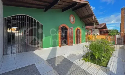 CASA à venda com 3 quartos em Peruíbe, no bairro Jardim Imperador